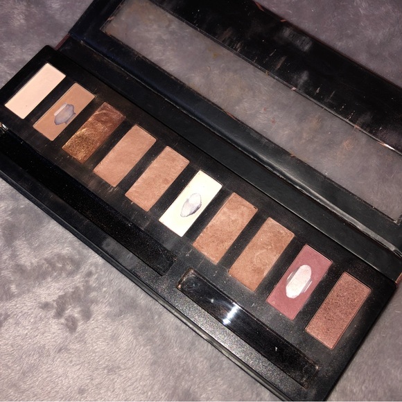 Make up/ eyeshadow/face powder/ eyeliner/ brush/ contouring/ eye palettes - Picture 12 of 16